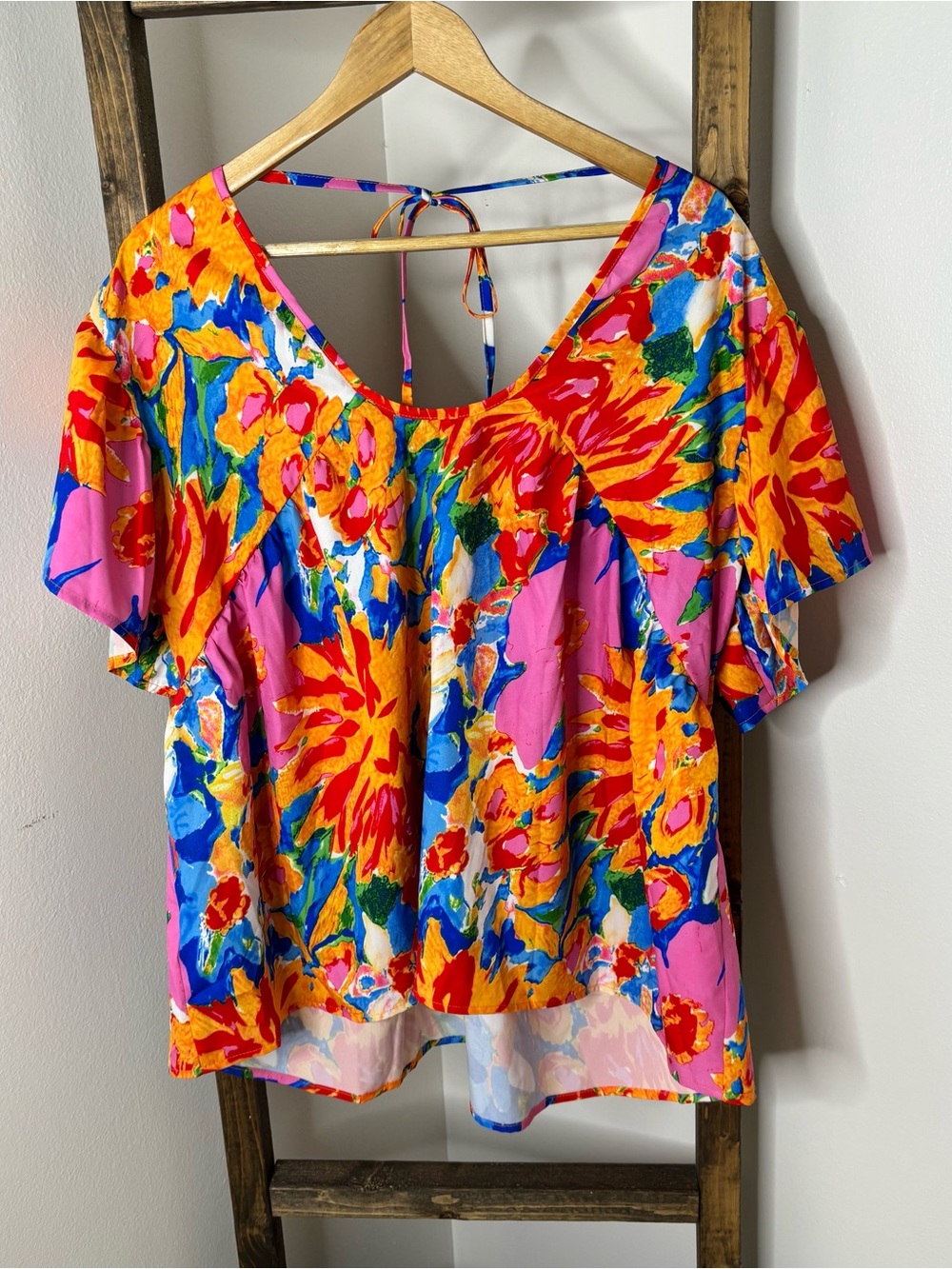 Emery Rose Colorful Vibrant Floral Women’s Top Size 0X